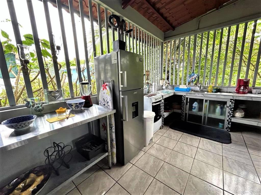 Casa Sophia 3 Listings Apartment 1 Or Apartment 2 Separately Or Apt 1 And 2 Together All With Fo Internet Guapiles Ngoại thất bức ảnh